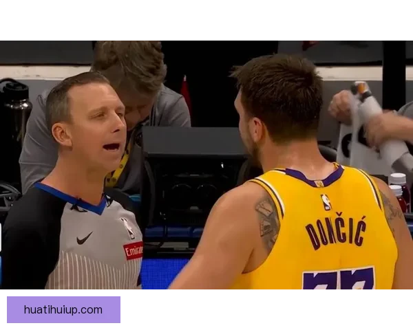 湖人伤情更新里夫斯可出战克勒贝尔缺席对阵魔术